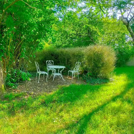 Domaine Jasmin, 6 Typiquement Charentais Avec Piscines Holiday home Bellon