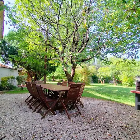 Domaine Jasmin, 6 Typiquement Charentais Avec Piscines * Bellon