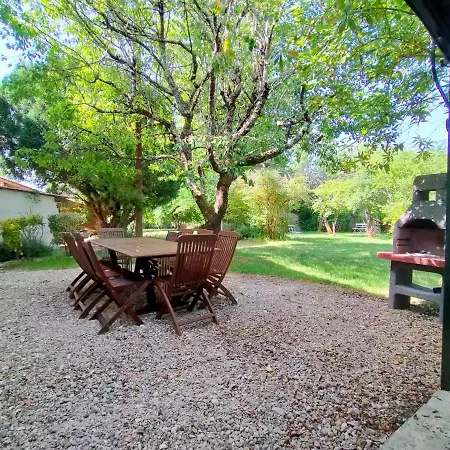 Domaine Jasmin, 6 Typiquement Charentais Avec Piscines * Bellon