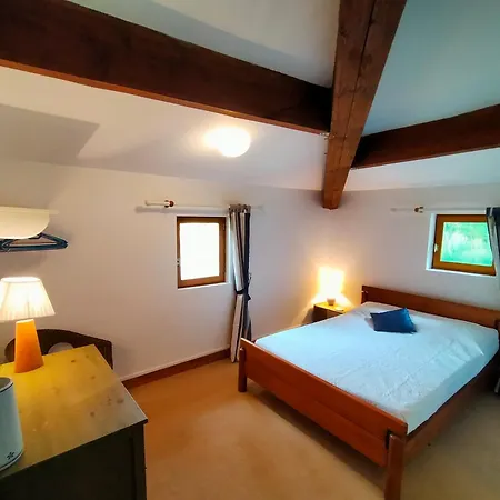 Domaine Jasmin, 6 Typiquement Charentais Avec Piscines Holiday home